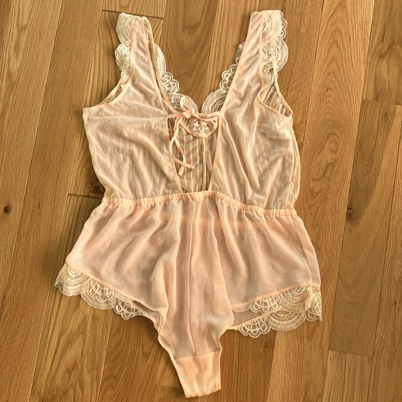 Auden Cream and White Chemise with Lace V-Neck - Picture 6 of 7